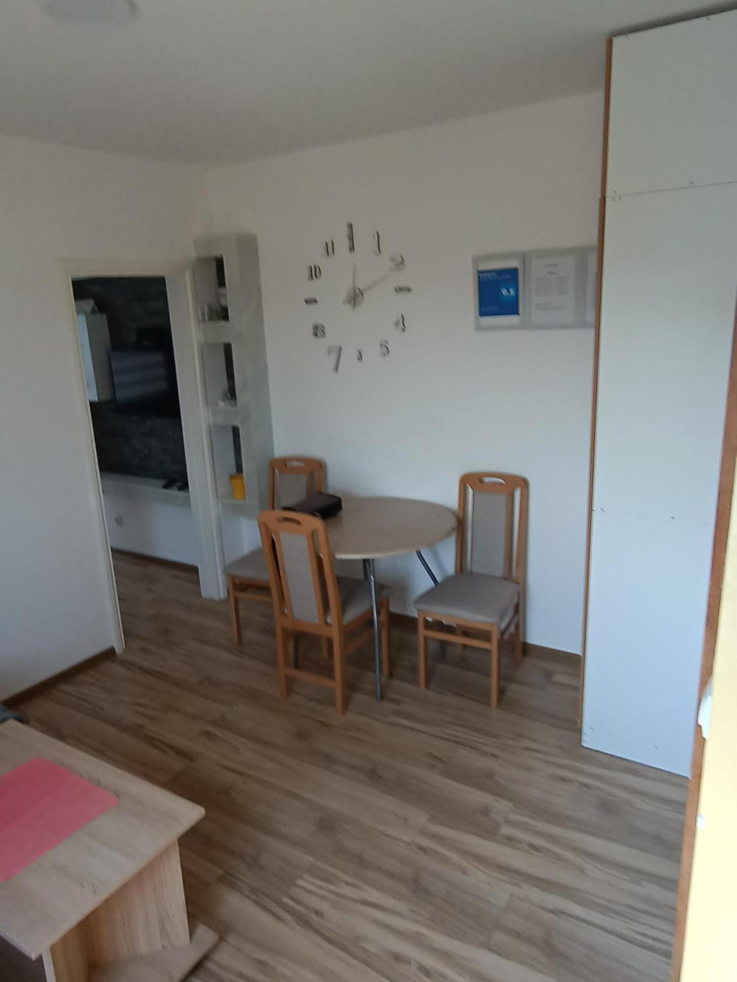 UžiceStan Na Dan Im公寓 外观 照片